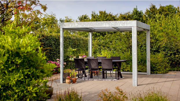 Fritstående UNA terrasseoverdækning lukket med glas på 2 sider