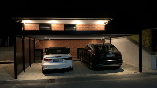 UNA sortlakeret carport i dansk design med LED-spots