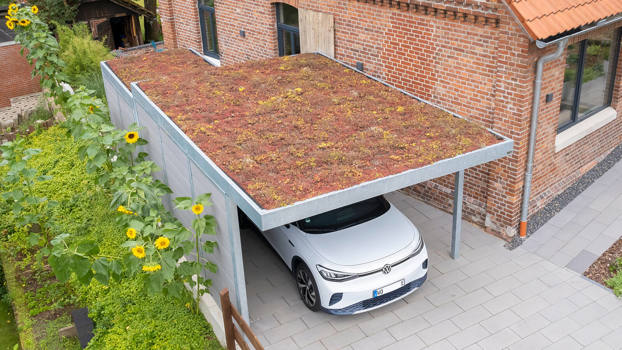 UNA carport til 1 bil med sedum på taget